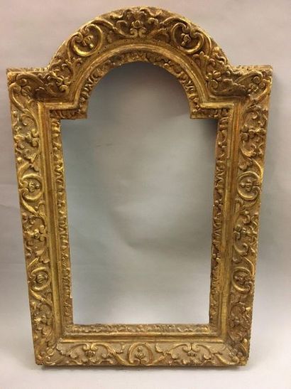 *Beau cadre de Christ en bois sculpté et...