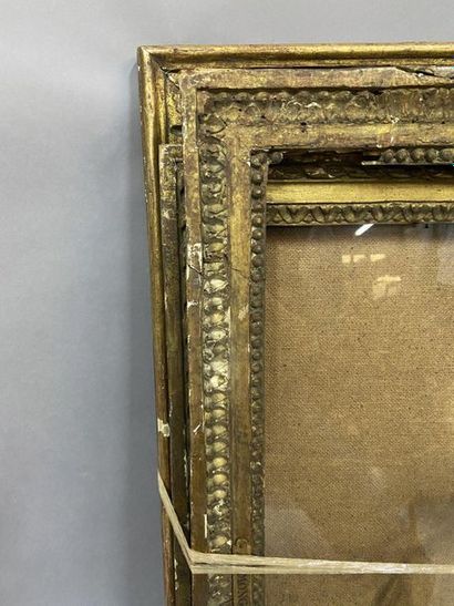 Lot de trois baguettes en bois sculpté et...