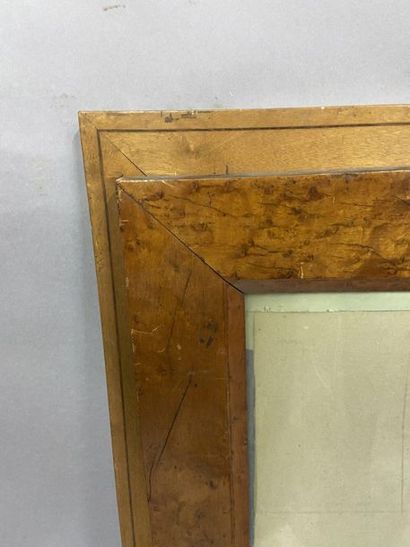 Deux baguettes en bois et placage d'essences...