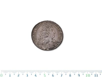 Half ecu to the three crowns. 1710. Paris.
D....