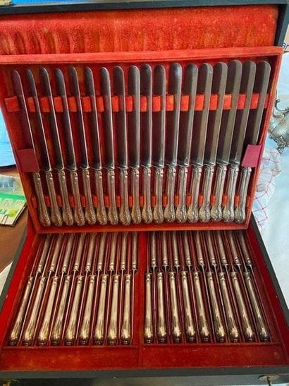 Set including 18 large knives and 36 dessert...