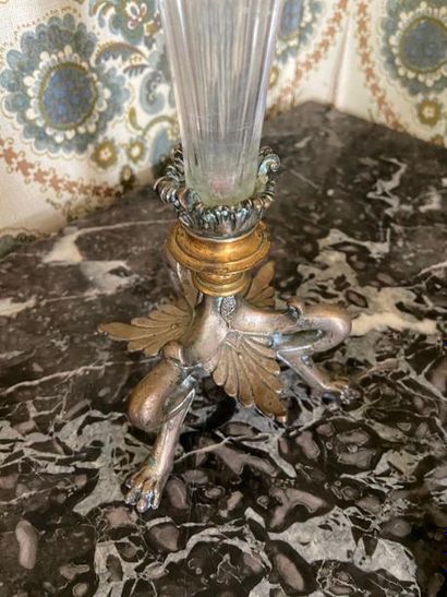 Paire de vase rhytons tripode en cristal,...
