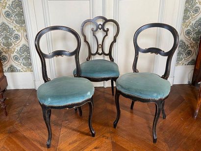 Ensemble de 3 chaises en bois laqué noir...