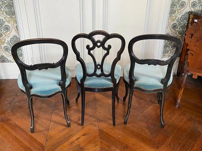 Ensemble de 3 chaises en bois laqué noir...