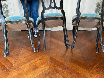 Ensemble de 3 chaises en bois laqué noir...