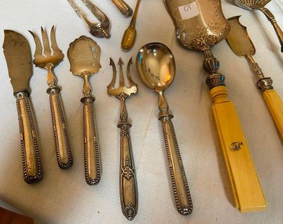 A 5-piece service cutlery in 950°/°° silver...