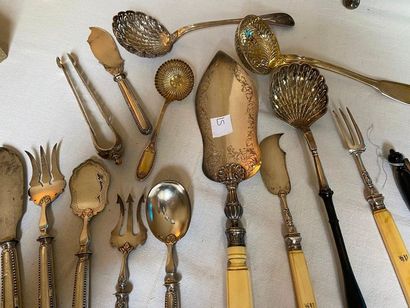 A 5-piece service cutlery in 950°/°° silver...