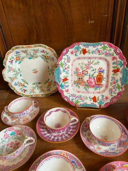 Partie de service Minton en porcelaine à...
