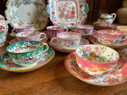 Partie de service Minton en porcelaine à...