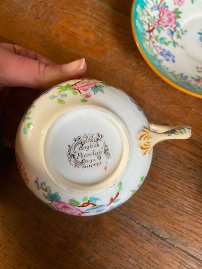 Partie de service Minton en porcelaine à...