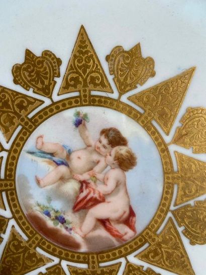 Assiette en porcelaine Sèvres daté 1846....