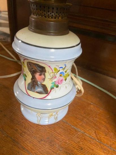Lot de 5 lampes

(accidents)

(vendu en ...