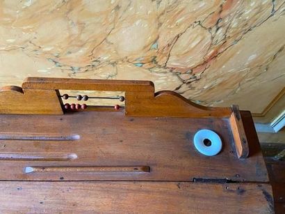Petit bureau d'écolier en bois naturel

75...