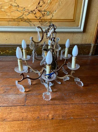 Lustre à 6 lumières à décor de pampilles

H...