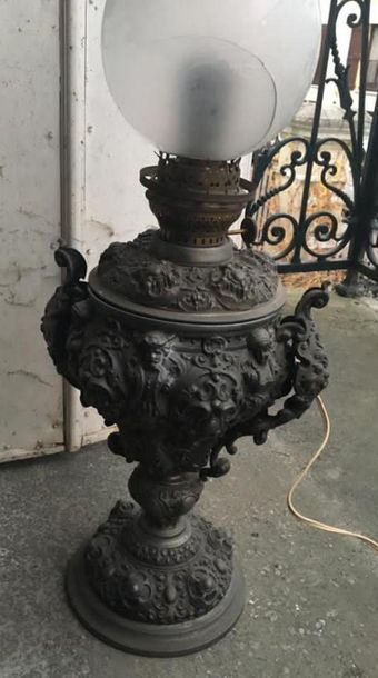 Oil lamp with a decoration of thermal baths...
