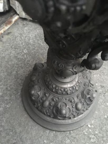 Oil lamp with a decoration of thermal baths...