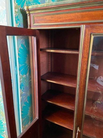 Louis XVI style display case with brass fillets...
