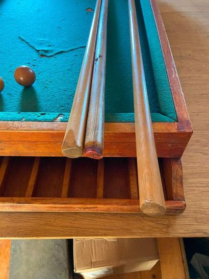 Mini billiard table 

3 balls, 3 sticks 

(sold...