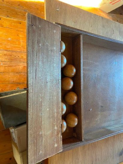 Russian Billiards

(sold as is)

(LOT IN...