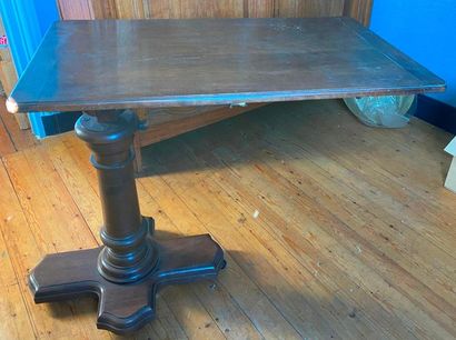 Architect's table in natural wood

Brand...