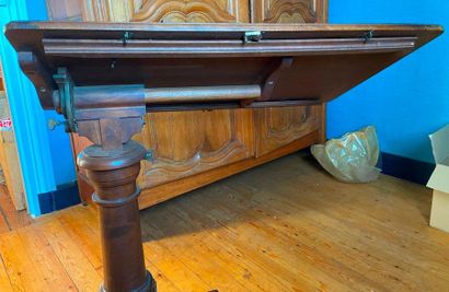 Architect's table in natural wood

Brand...