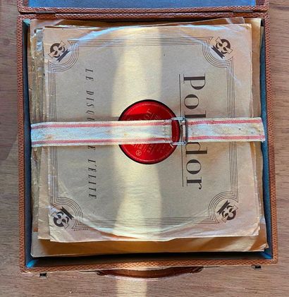 A batch of vinyl records:

Le vol du bourdon...