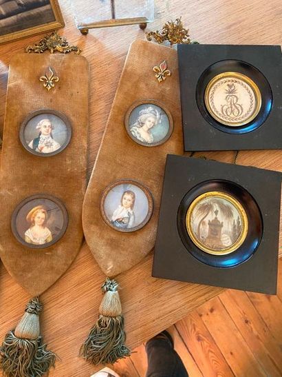Set of frames and small miniatures

(sold...