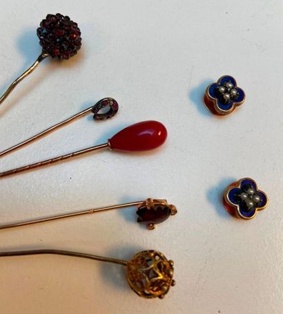Ensemble de 5 épingles à cravates, certaines...