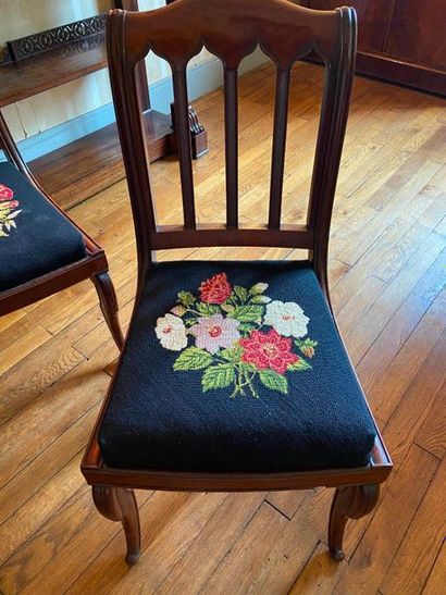 Suite of four chairs in mahogany and mahogany...