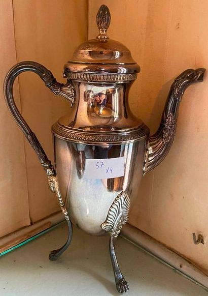 Ensemble en métal argenté comprenant une...