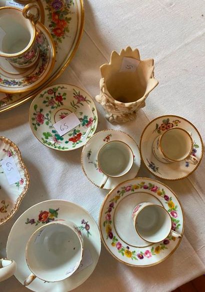 Ensemble en porcelaine comprenant un ensemble...