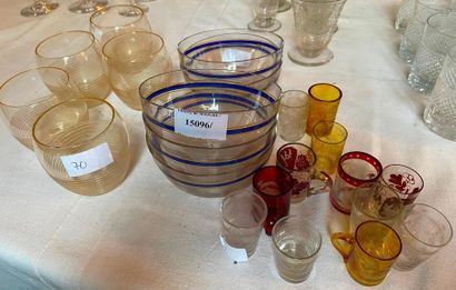 DAUM Nancy, suite de 5 verres à eau en verre.

On...