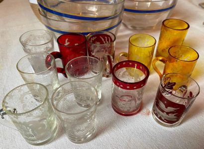DAUM Nancy, suite de 5 verres à eau en verre.

On...