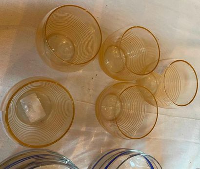 DAUM Nancy, suite de 5 verres à eau en verre.

On...