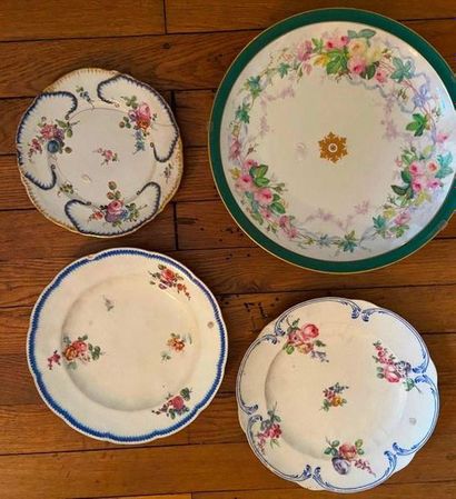 Dans le goût de Sèvres

Lot de 4 assiettes...