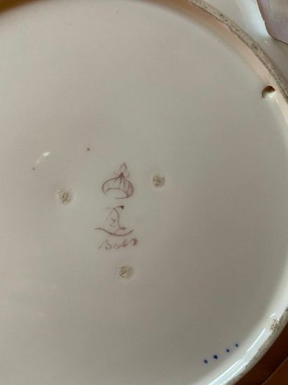 Dans le goût de Sèvres

Lot de 4 assiettes...