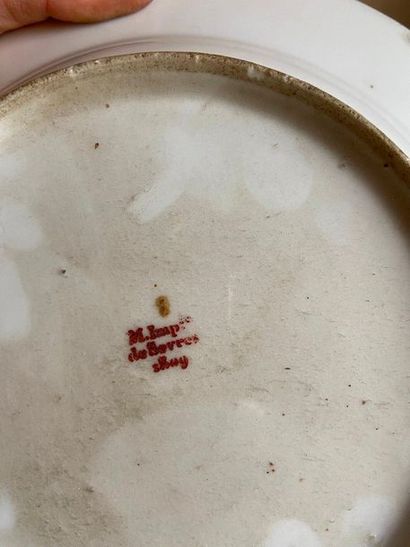 Lot en porcelaine comprenant deux tasses...