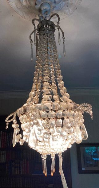 Faceted chandelier

H: 64 cm 

(sold as is)

(LOT...