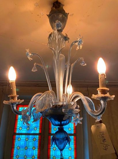 Lustre en verre bleu de Venise

Style Murano

H...