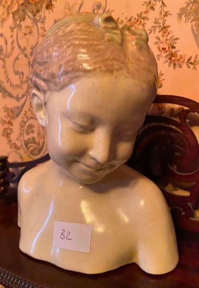 D'après Pigalle

Buste de petite fille en...