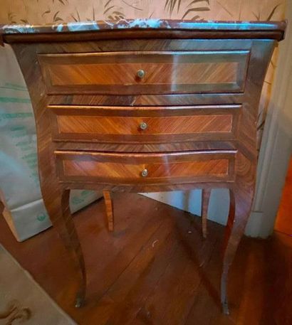 Table chiffonnière en bois et placage de...