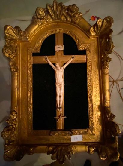 Crucifix

Dans un cadre cintré

50 x 34 cm...