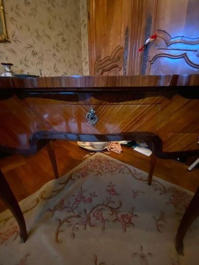 Coiffeuse en bois et placage de bois ouvrant...