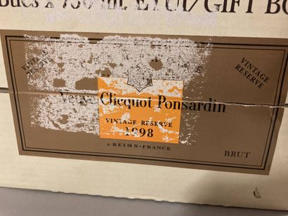 6 bouteilles CHAMPAGNE Veuve Clicquot Millésime...