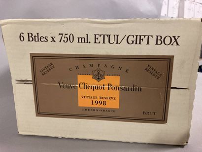 6 bouteilles CHAMPAGNE Veuve Clicquot Millésime...