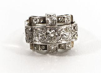 Ring tank with geometrical decoration in...