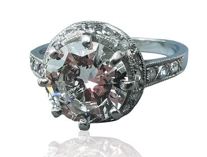 Solitaire ring in platinum 850 thousandths...