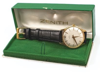 ZENITH
Beautiful bracelet watch of man in...