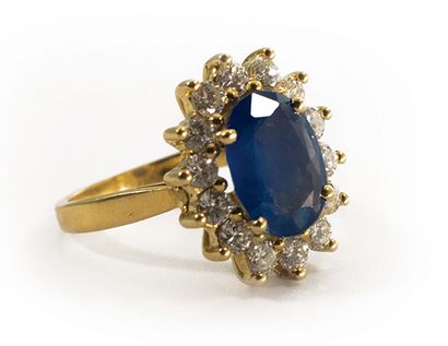 Ring in gold 750 thousandths decorated with...