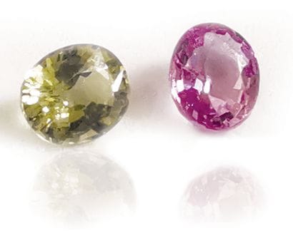Lot composed of one green sapphire and one...